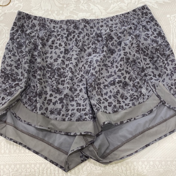 Athleta Pants - Athleta shorts size 1X